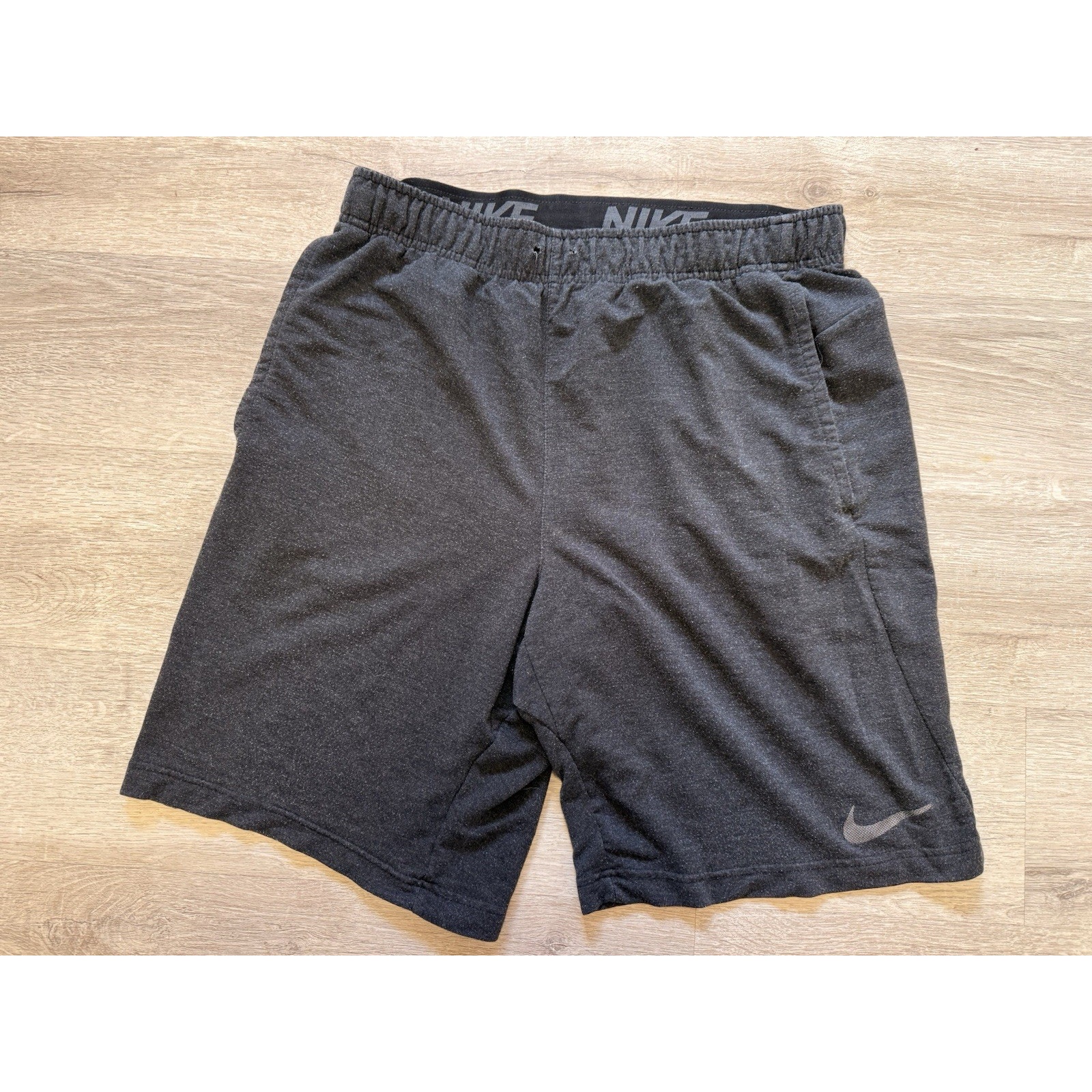 Nike Dri Fit Shorts Men M Gray Pockets Logo